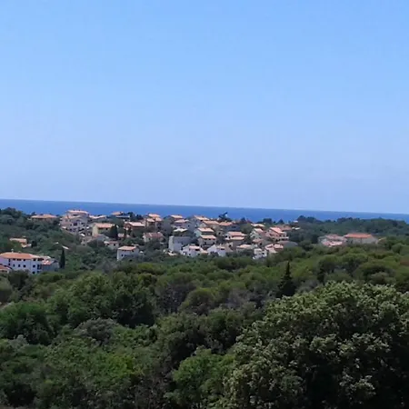 Mia 3*